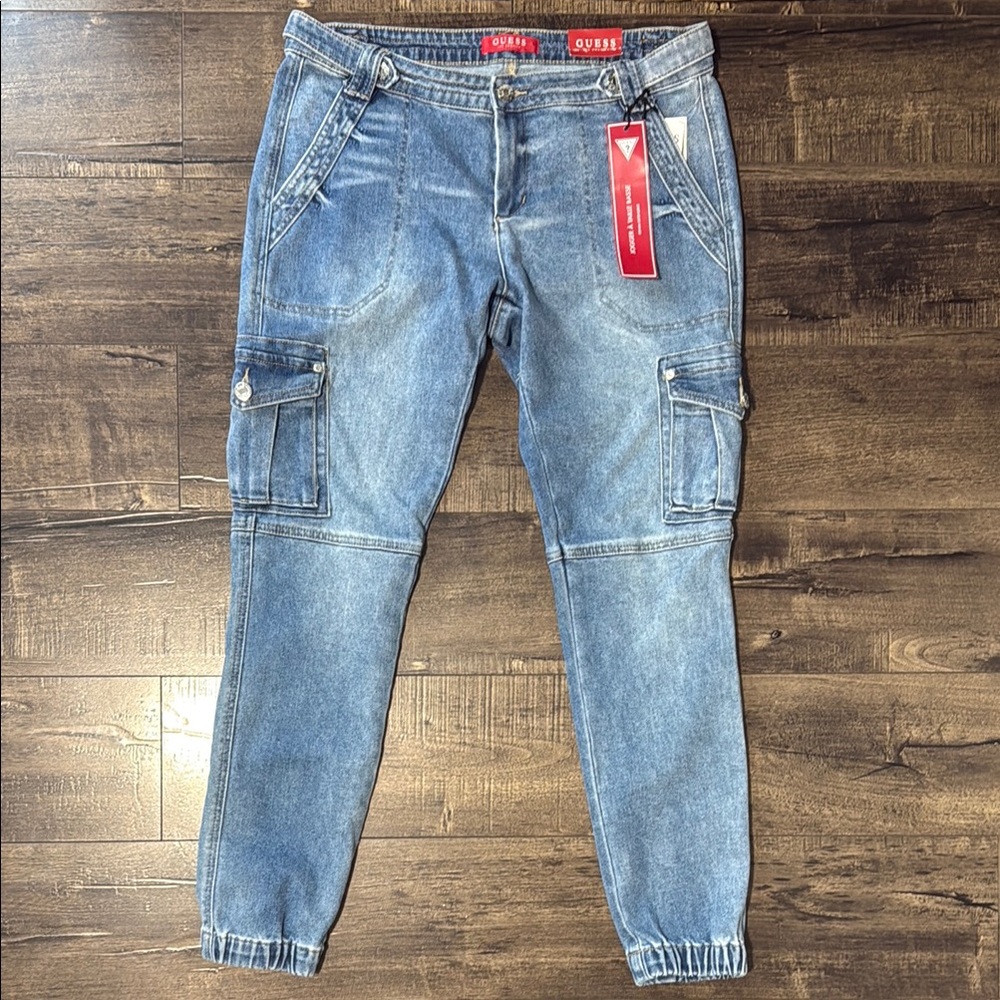 Guess Low Rise Cargo Jogger Size 30 x 29